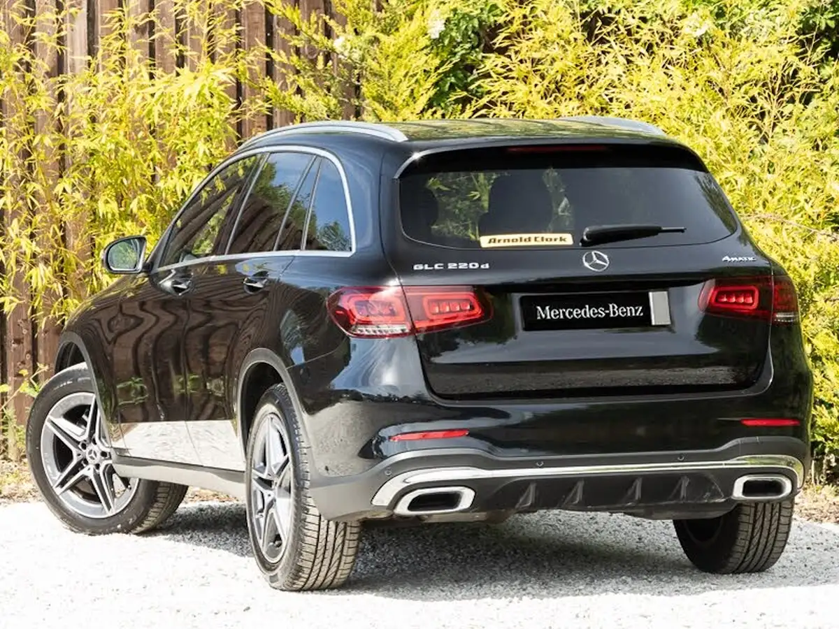 2022-mercedes-benz-glc-class-20d-glc220d-amg-line-195ps-station-wagon-5d-1950cc-4matic-plus-big-1