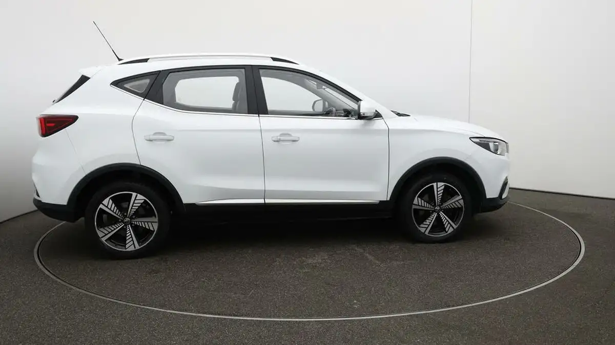 2021-mg-zs-suv-e-exclusive-ev-big-48