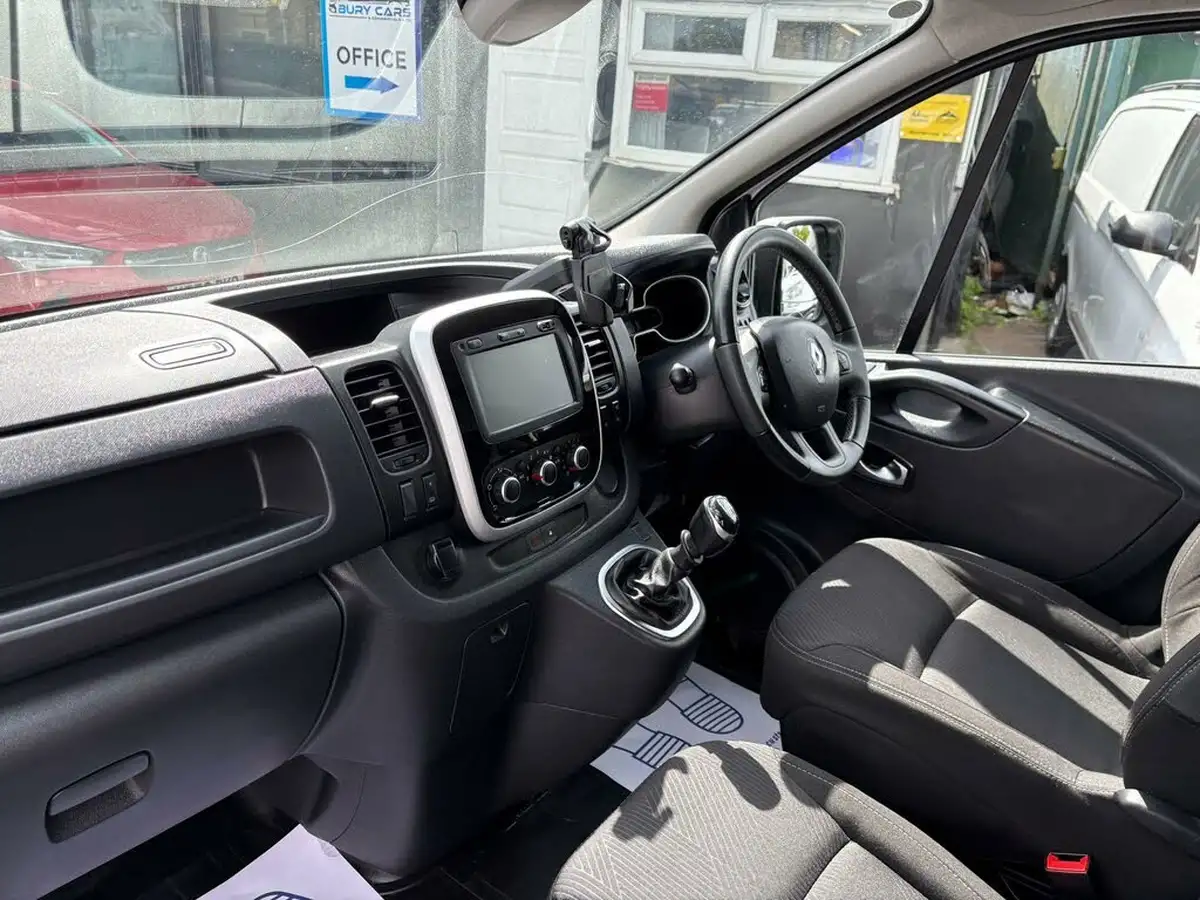 2020-renault-trafic-20dci-ll30-energy-120-sport-big-23