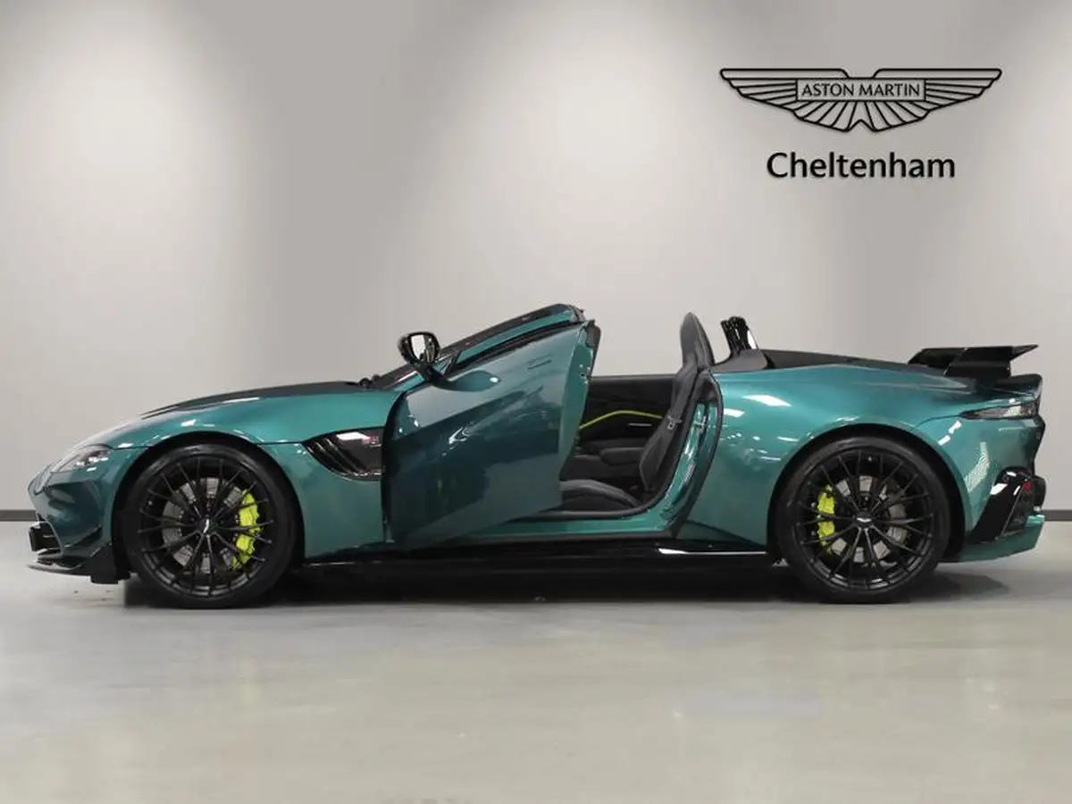 2022-aston-martin-vantage-40-v8-vantage-f1-roadster-big-29