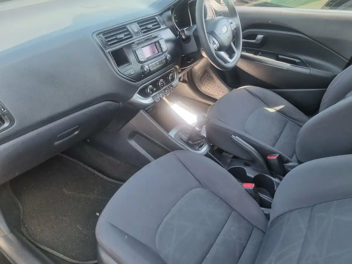 2013-kia-rio-125-1-5d-big-9