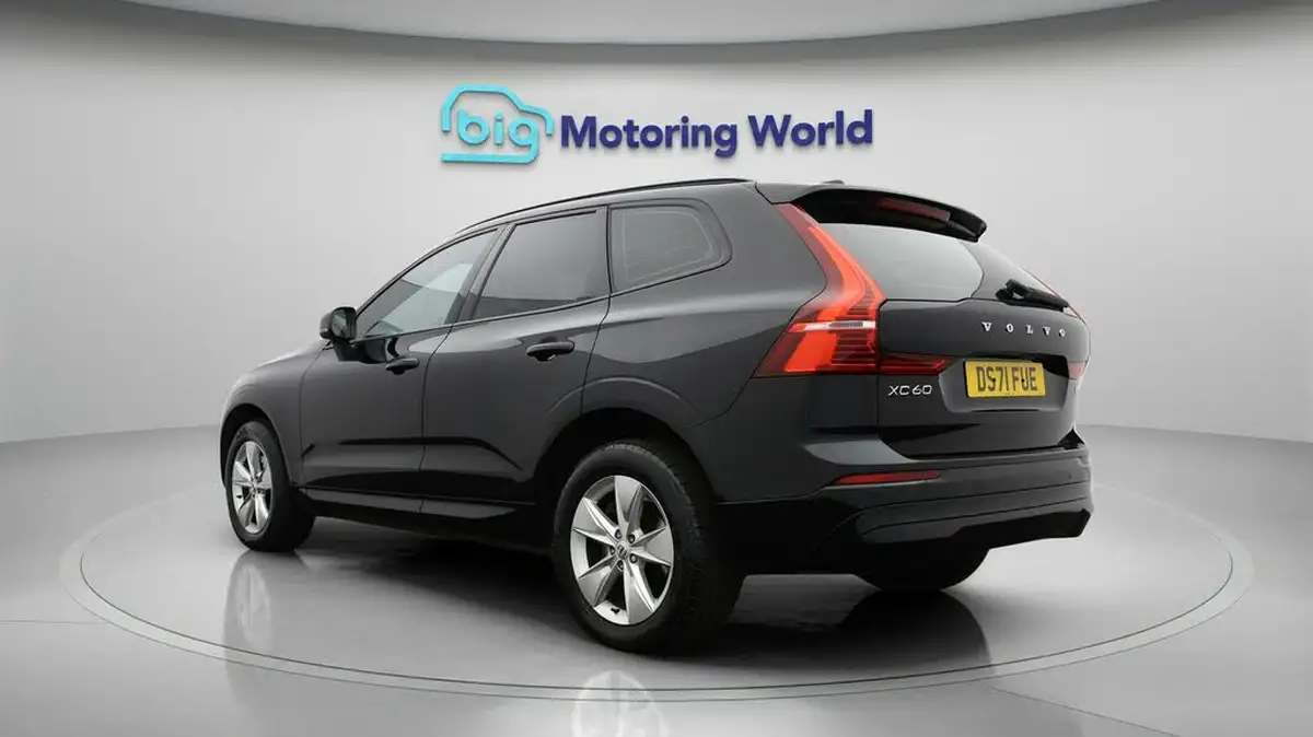 2021-volvo-xc60-20-b5-momentum-big-4