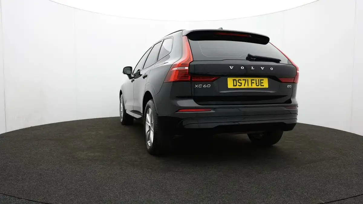 2021-volvo-xc60-20-b5-momentum-big-32