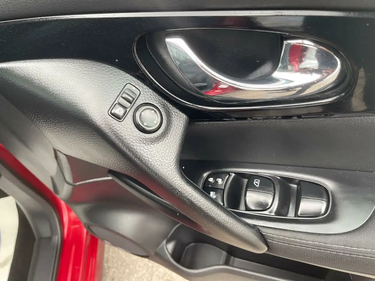 2015-nissan-qashqai-12-n-tec-xtronic-cvt-big-20