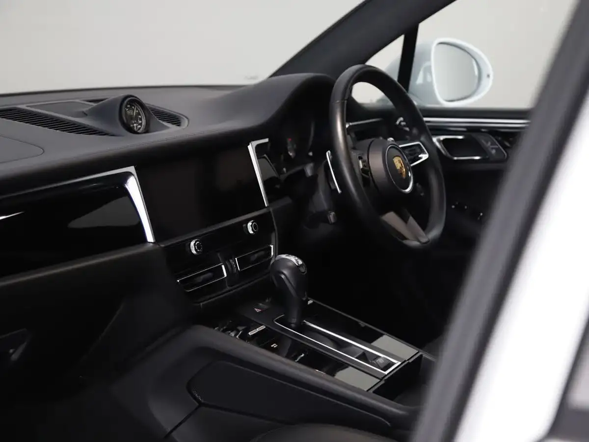 2021-porsche-macan-29-v6-s-big-39