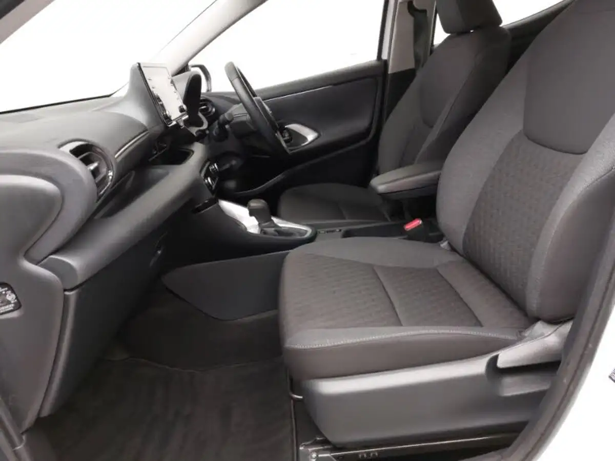 2023-toyota-yaris-15-vvt-i-icon-big-4
