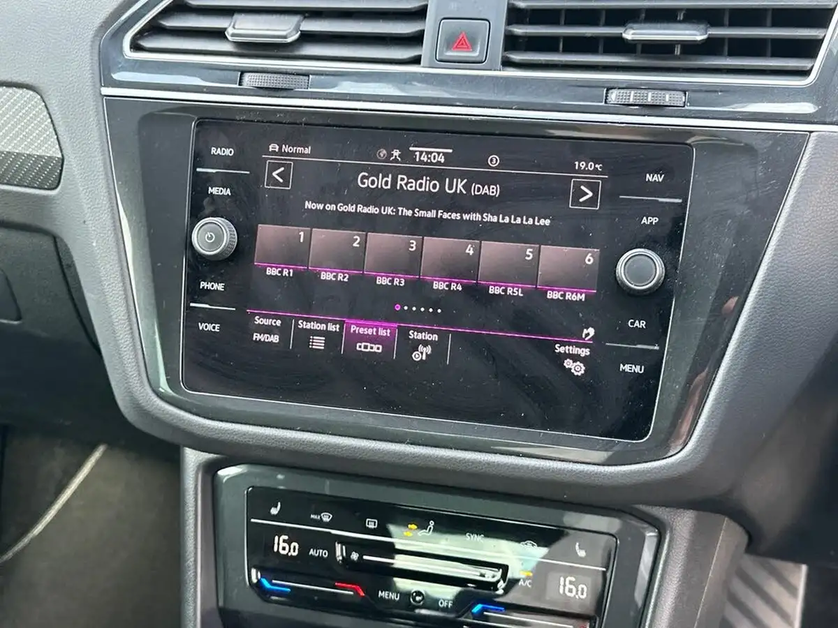 2023-volkswagen-tiguan-15-tsi-r-line-edition-big-23