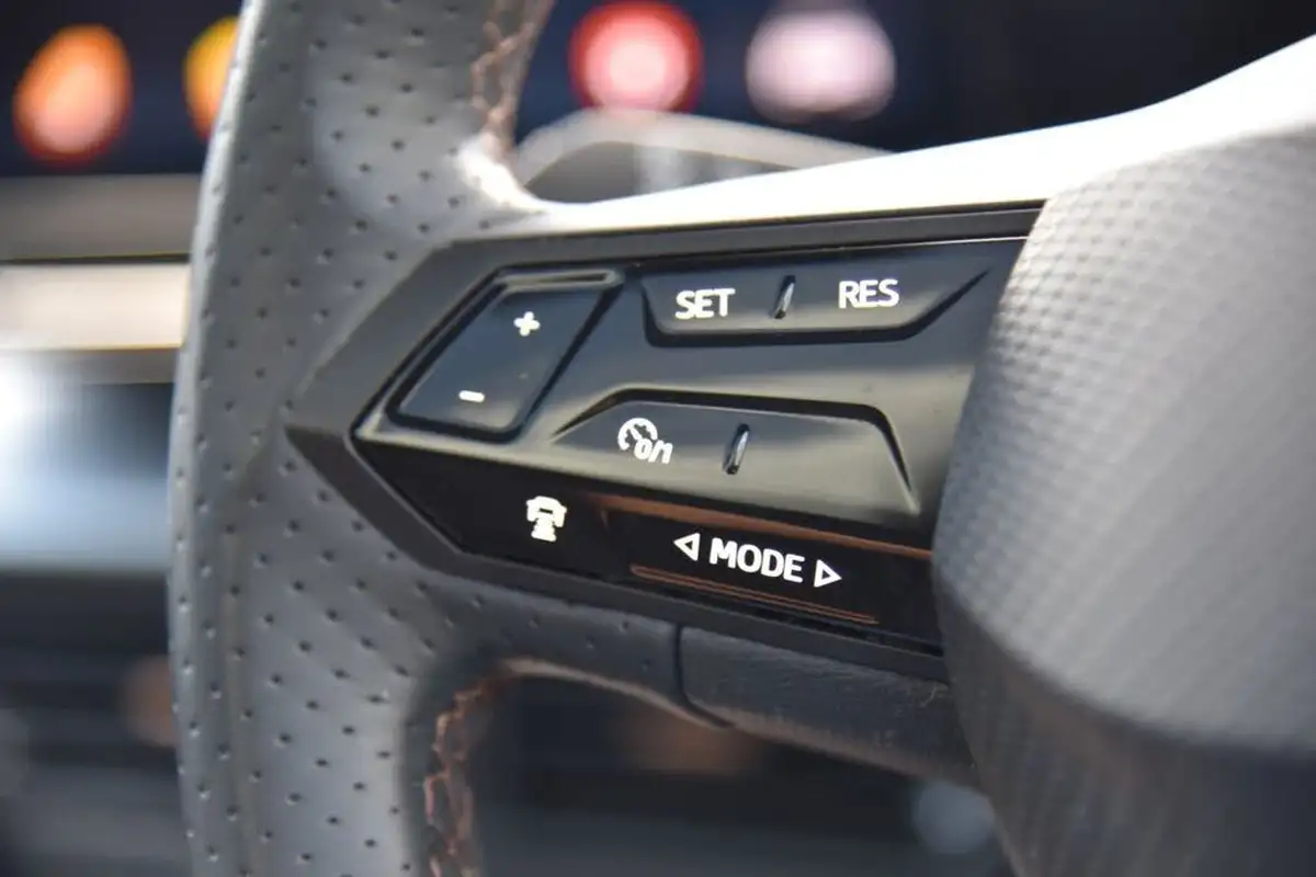 2022-cupra-born-e-v2-204ps-58kwh-big-29