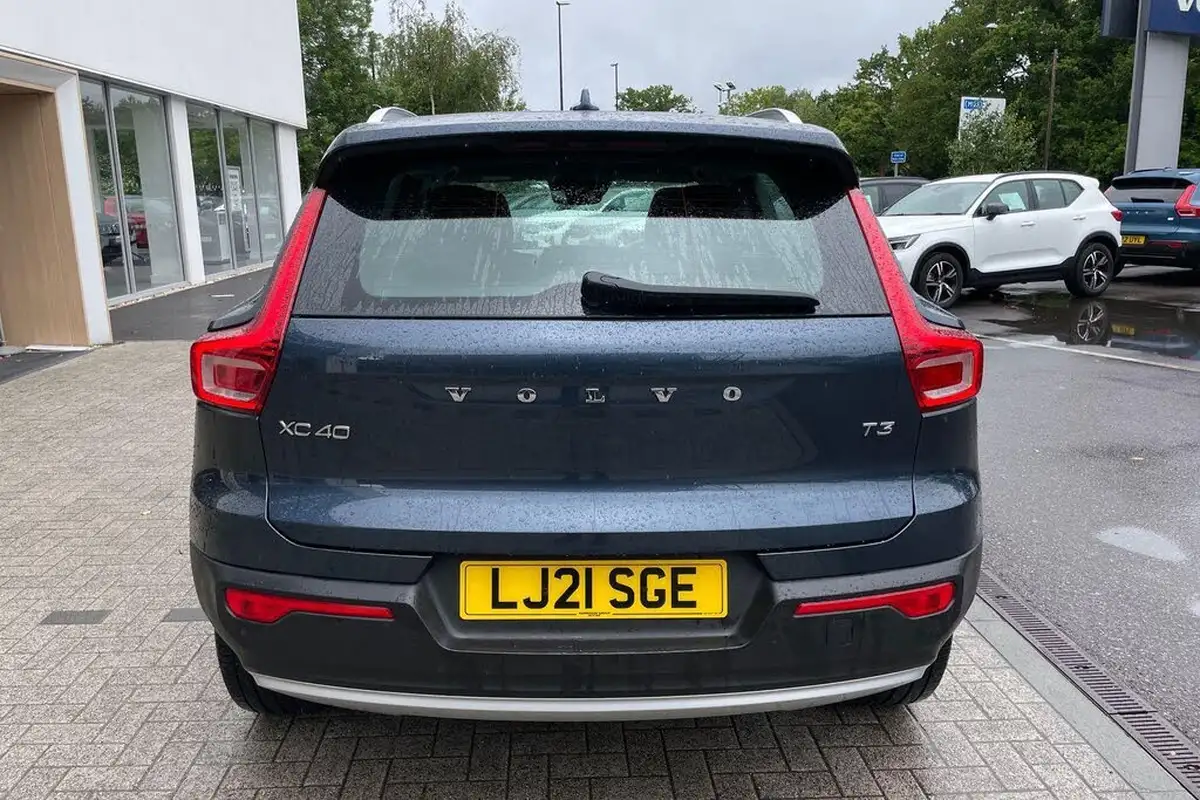 2021-volvo-xc40-15-t3-inscription-161bhp-auto-big-7
