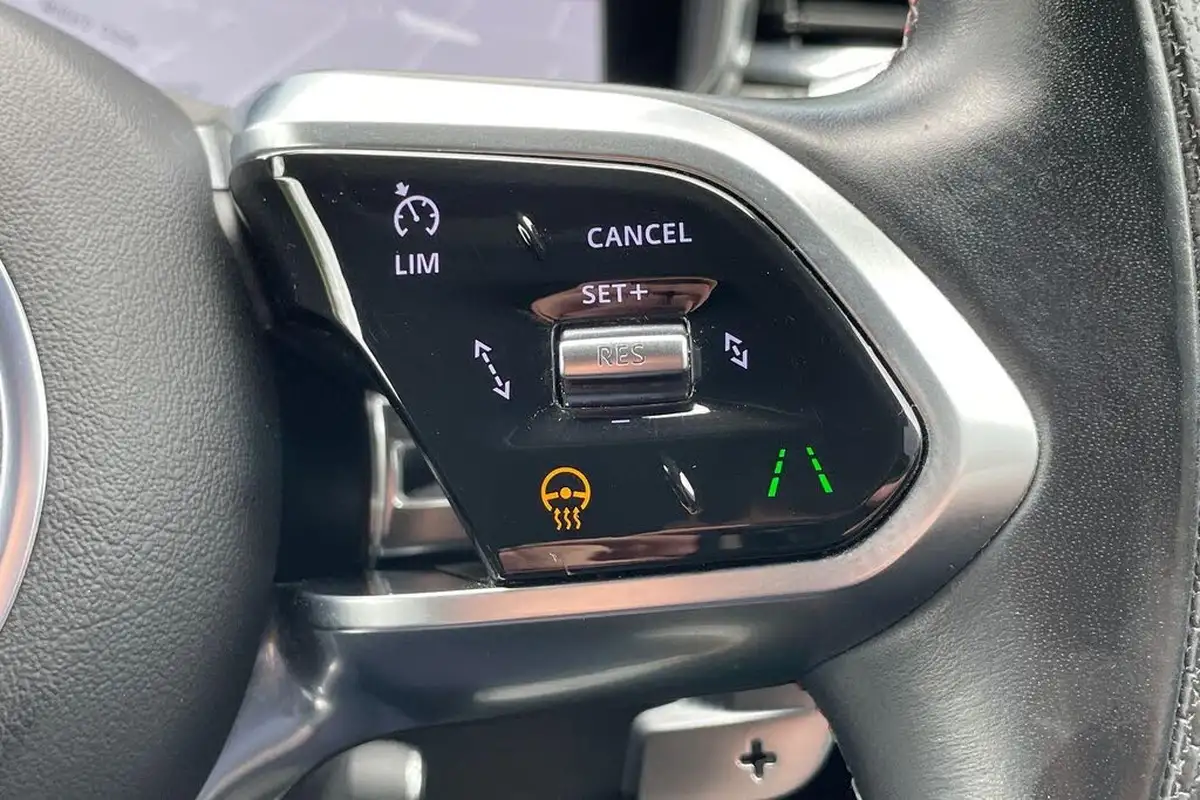 2021-jaguar-f-pace-50-v8-svr-big-28