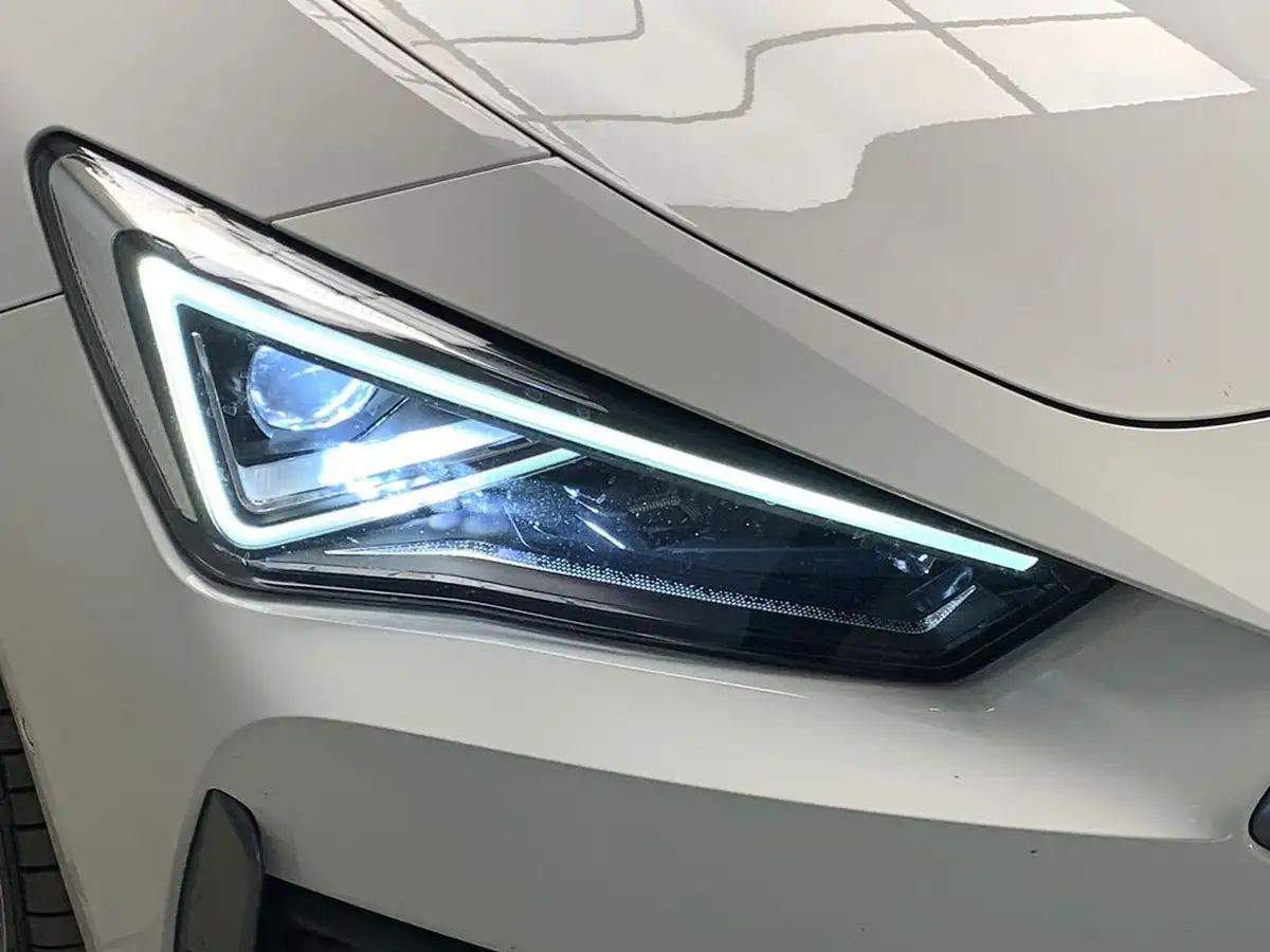 2023-cupra-leon-nf-20-tsi-vz3-300ps-hatchback-big-30