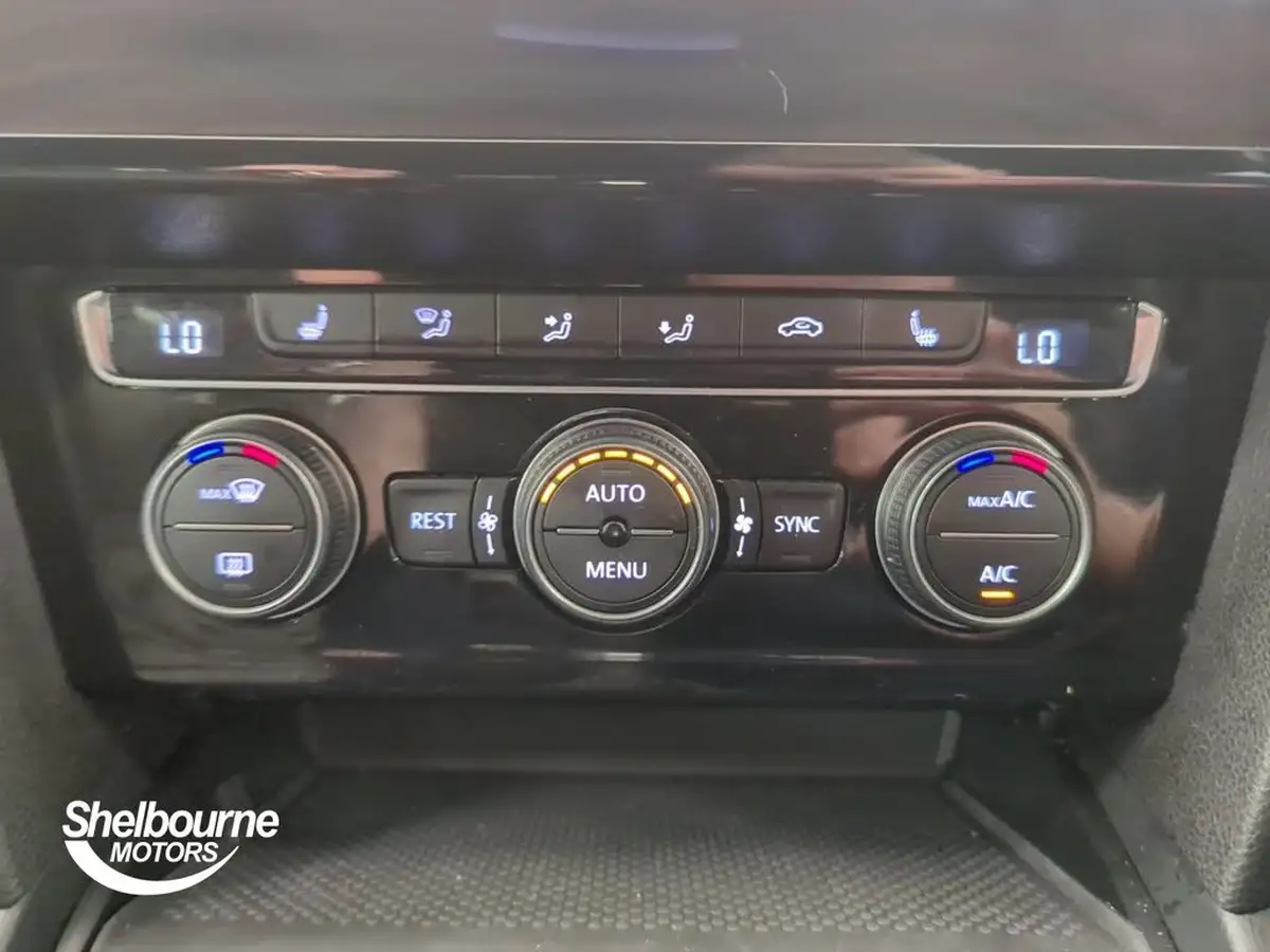 2019-volkswagen-arteon-big-27