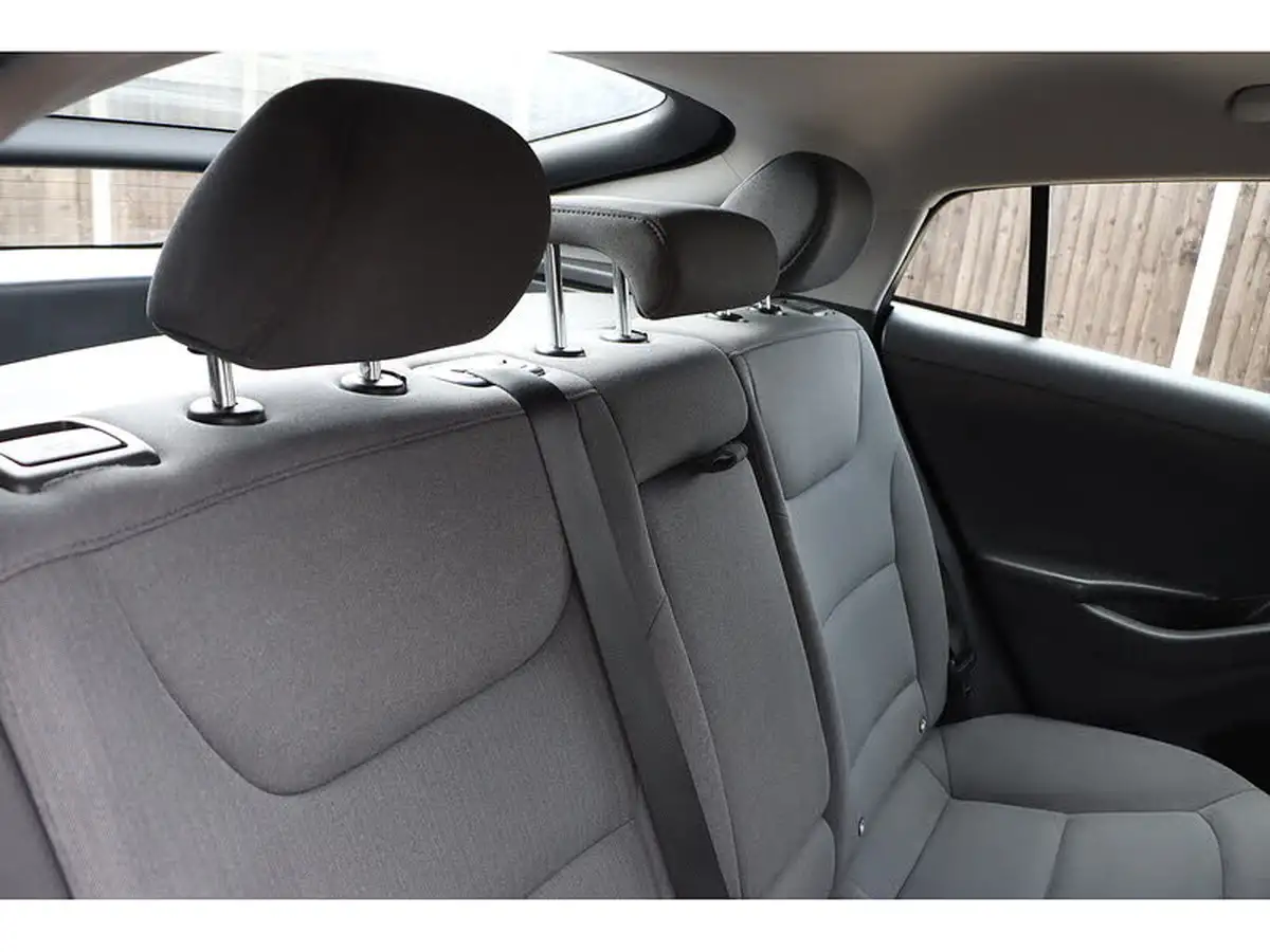 2021-hyundai-ioniq-e-premium-electric-100kw-big-31
