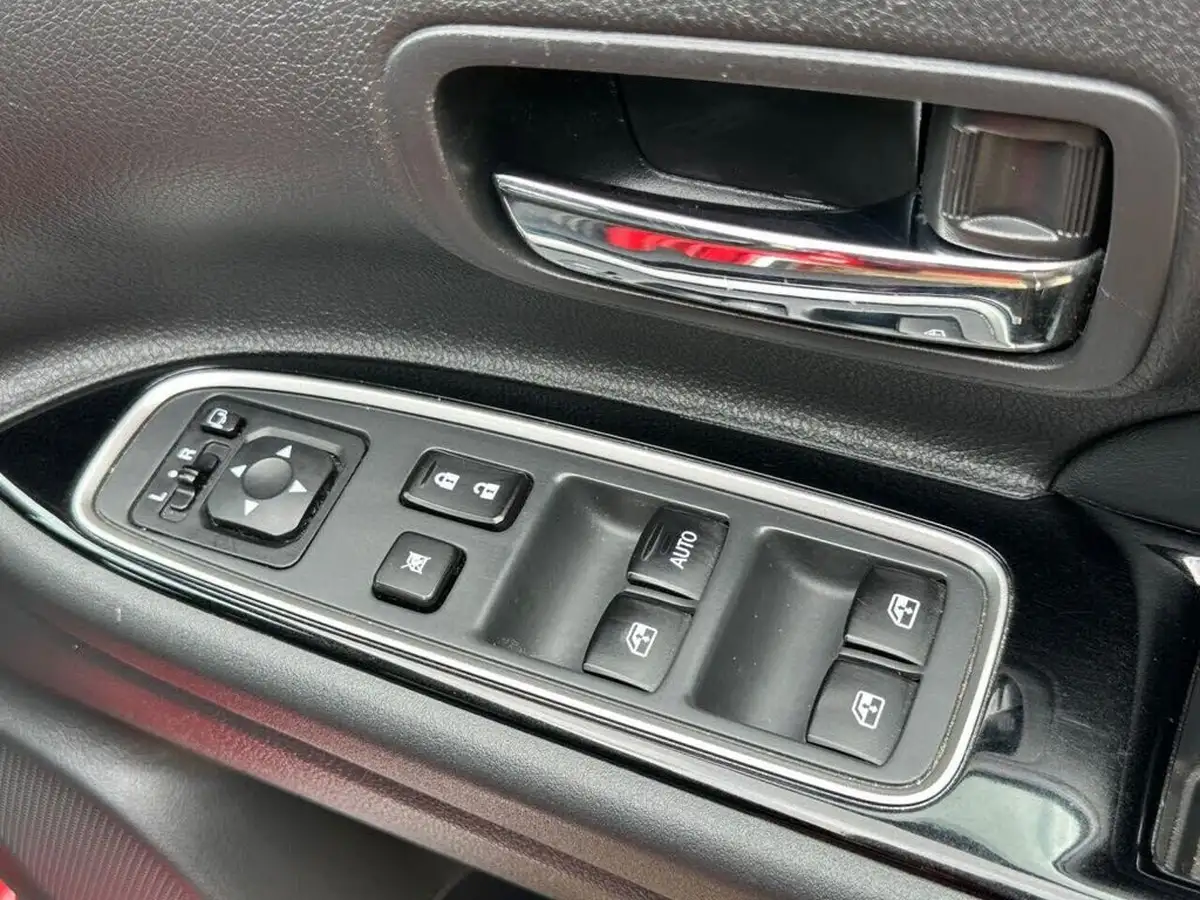 2016-mitsubishi-outlander-20-gx4hs-phev-big-26