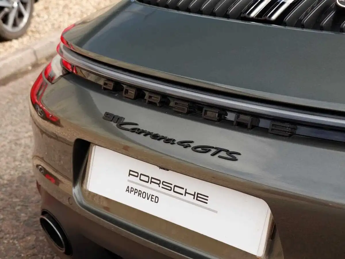 2022-porsche-911-30-carrera-4-gts-coupe-pdk-big-26