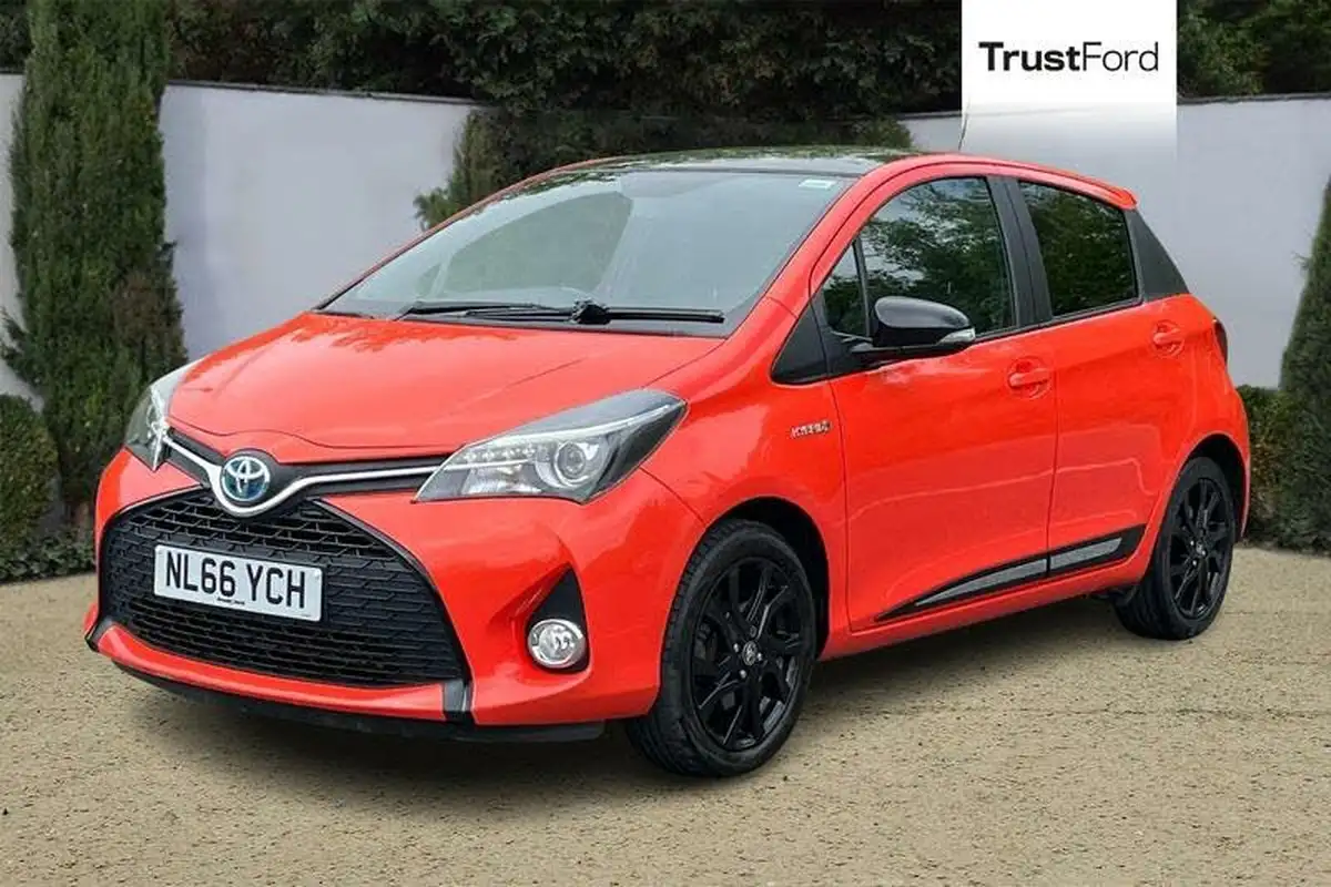 2016-toyota-yaris-15-vvt-i-orange-edition-hybrid-big-4