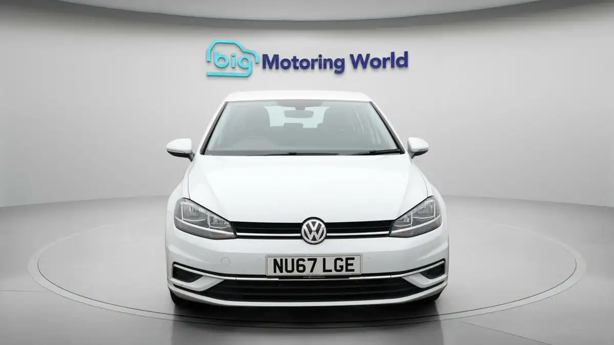 2017-volkswagen-golf-10-tsi-se-ss-hatchback-5d-big-2