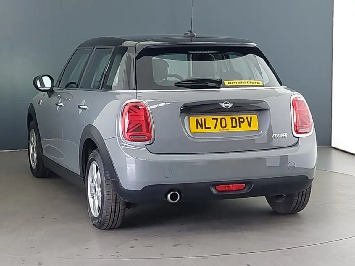 2020-mini-countryman-15-cooper-classic-big-1