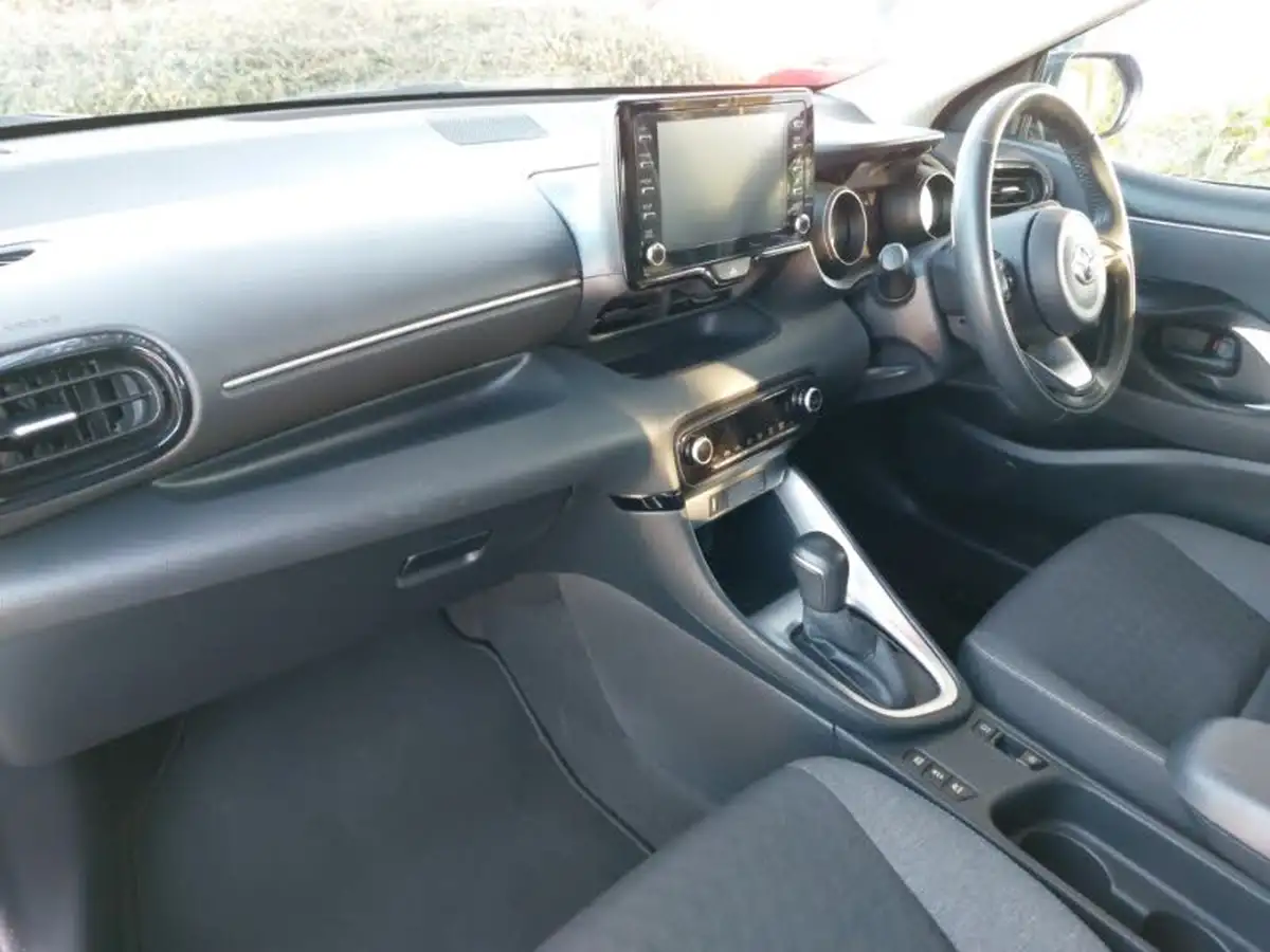 2022-toyota-yaris-15-vvt-i-design-big-4
