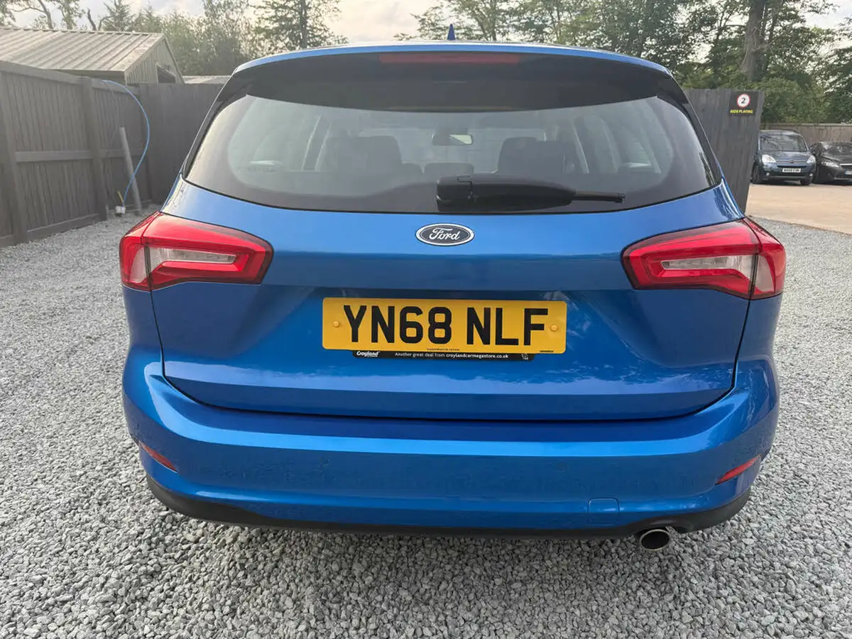 2018-ford-focus-15-titanium-estate-auto-big-11