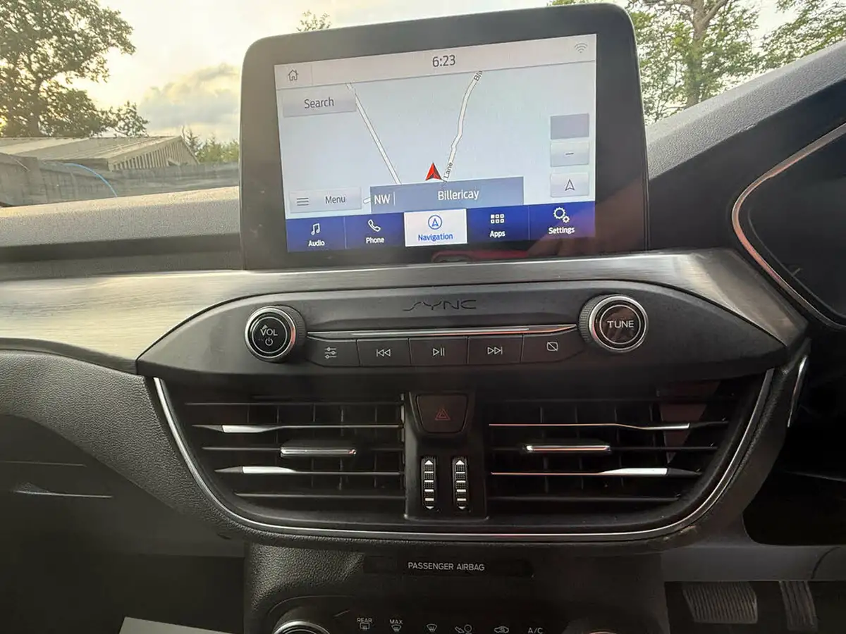 2018-ford-focus-15-titanium-estate-auto-big-35