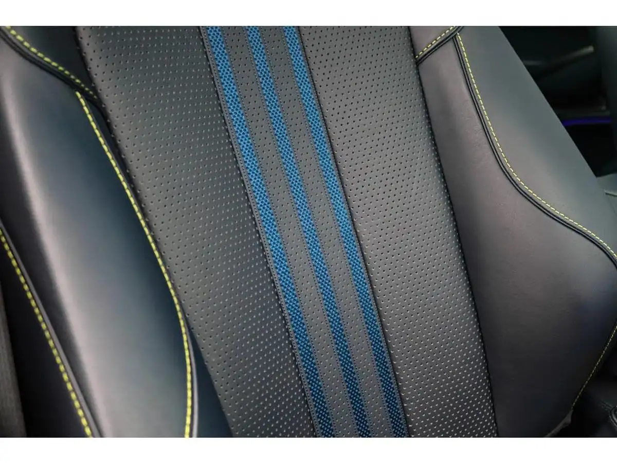 2024-aston-martin-dbx-40-v8-big-21