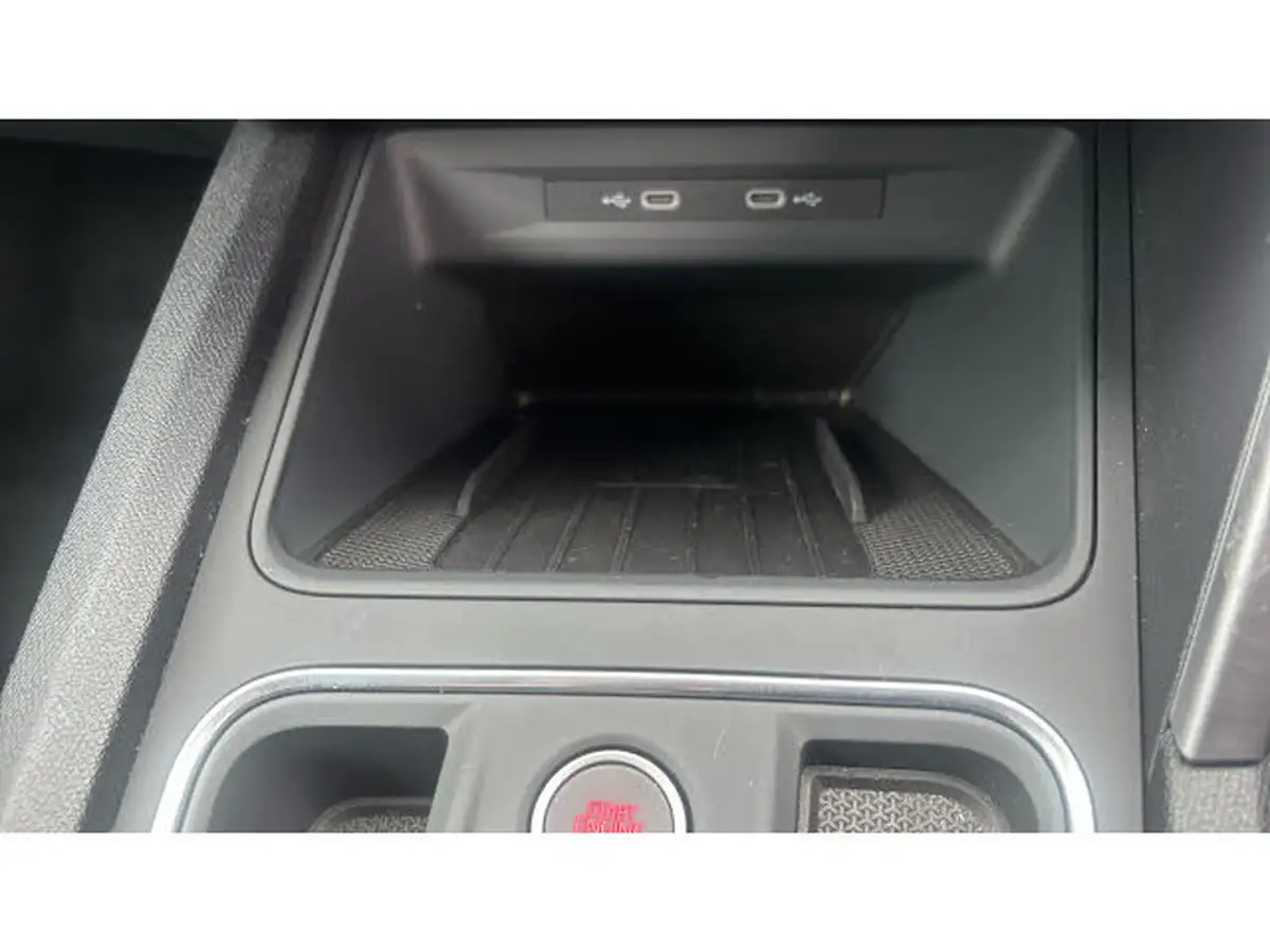 2024-seat-leon-14-e-hybrid-fr-hatchback-big-25