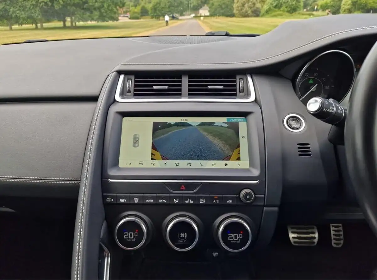 2018-jaguar-e-pace-20-i4d-r-dynamic-se-180ps-ss-big-11