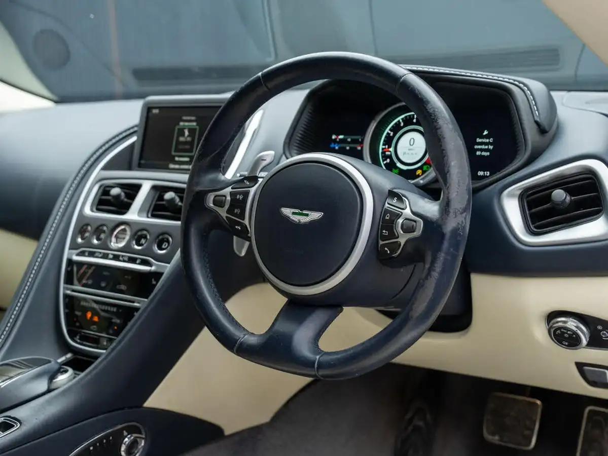 2019-aston-martin-db11-40-v8-big-3
