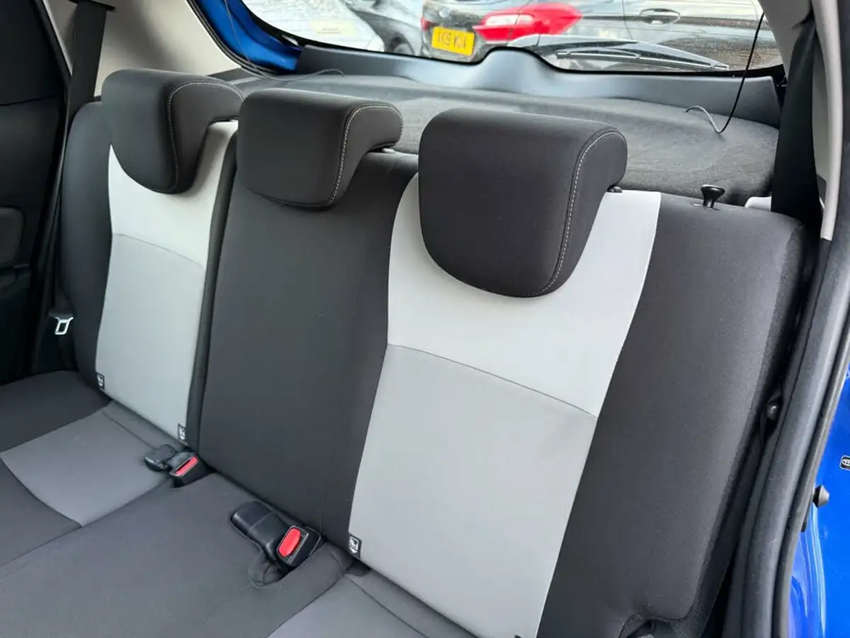 2018-toyota-yaris-15-vvt-i-icon-tech-98bhp-hybrid-1497cc-e-cvt-big-56