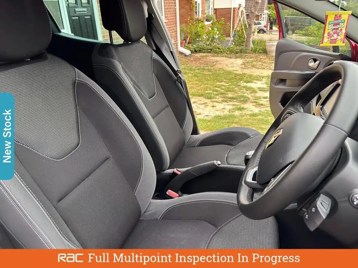 2018-renault-clio-09-tce-iconic-75ps-big-2