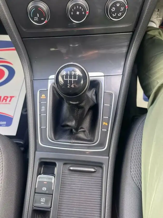 2019-volkswagen-golf-16tdi-match-hatchback-5d-big-9
