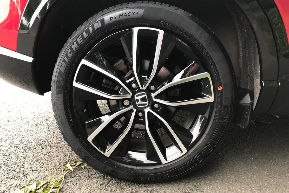 2023-honda-hr-v-15-i-mmd-advance-big-2