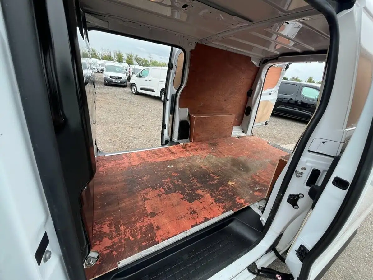 2022-vauxhall-vivaro-15td-2900-l2h1-dynamic-big-21