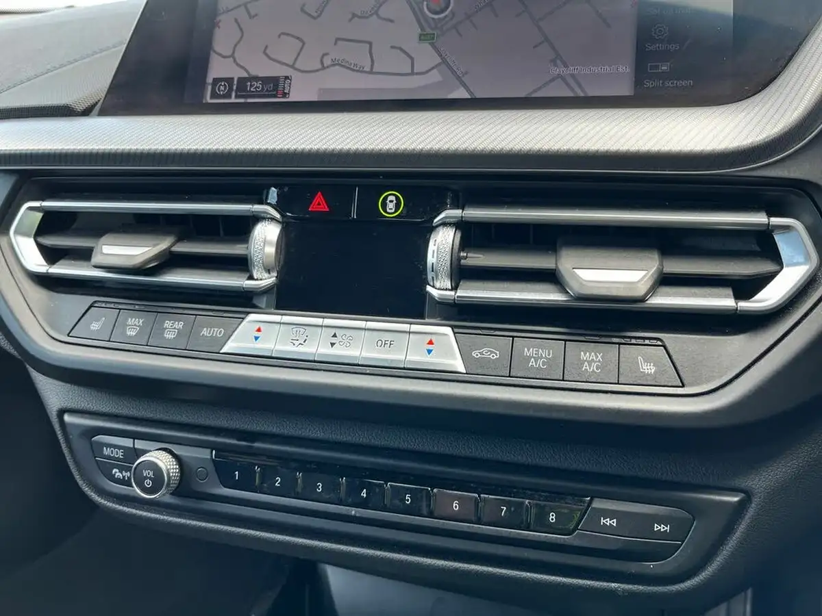 2022-bmw-1-series-15-118i-m-sport-lcp-big-30