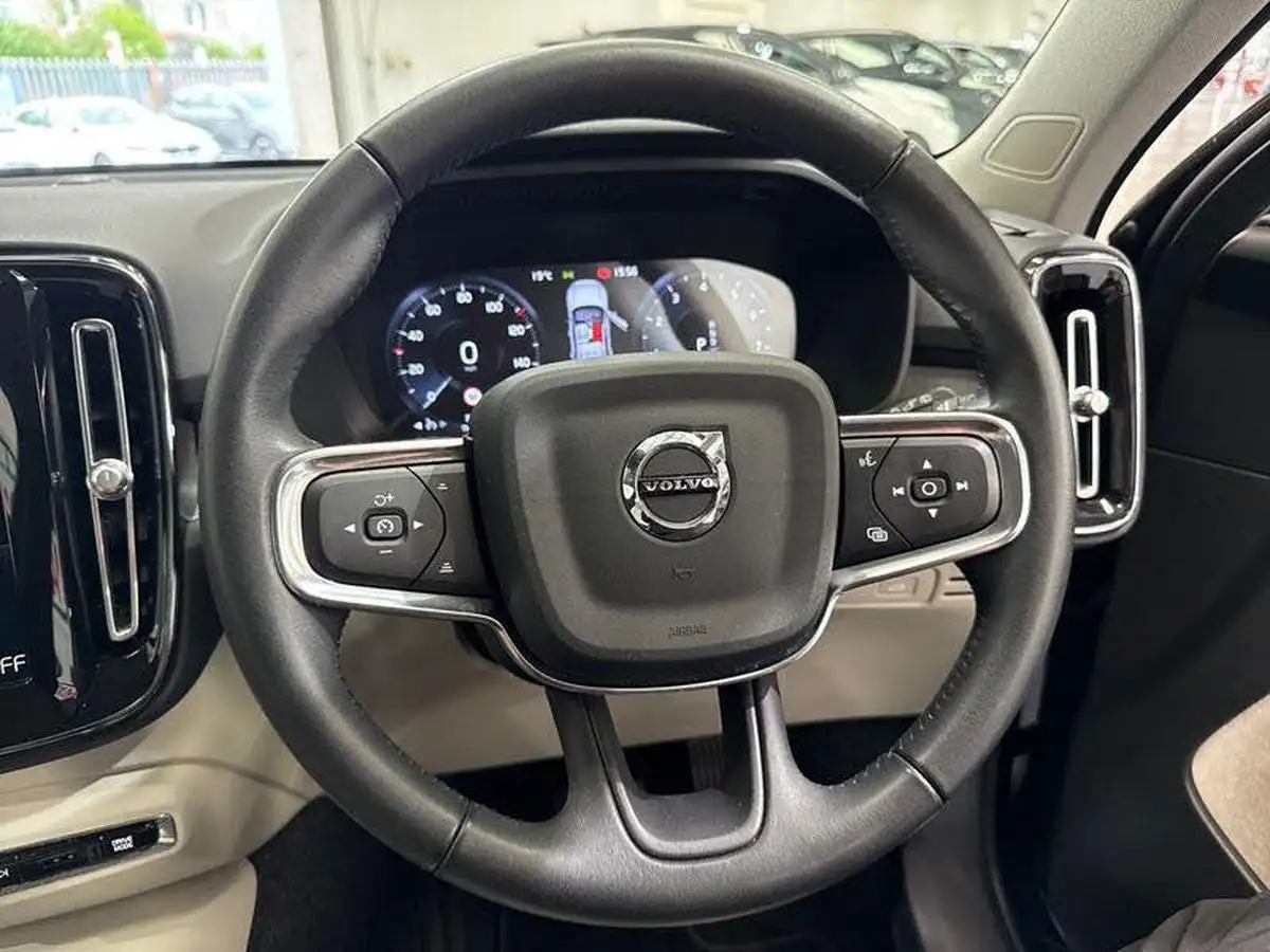 2021-volvo-xc40-20-b4-inscription-pro-194bhp-auto-big-17