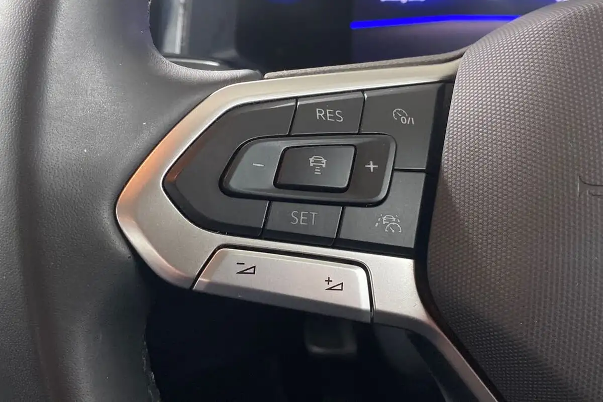 2024-volkswagen-polo-10-tsi-life-big-24