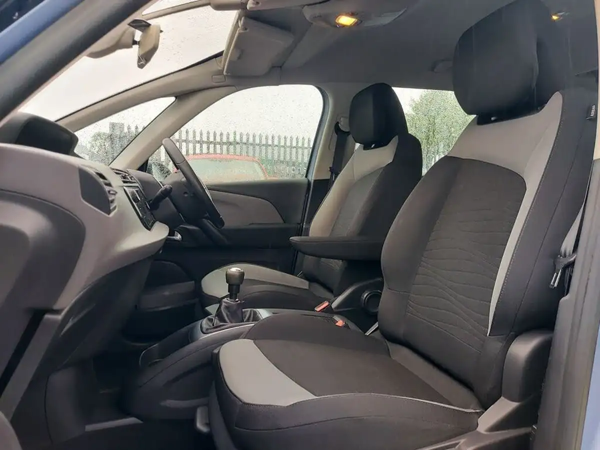 2014-citroen-grand-c4-picasso-16e-hdi-vtr-115ps-big-19