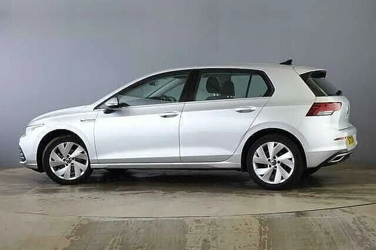 2020-volkswagen-golf-15-tsi-style-130ps-hatchback-big-3