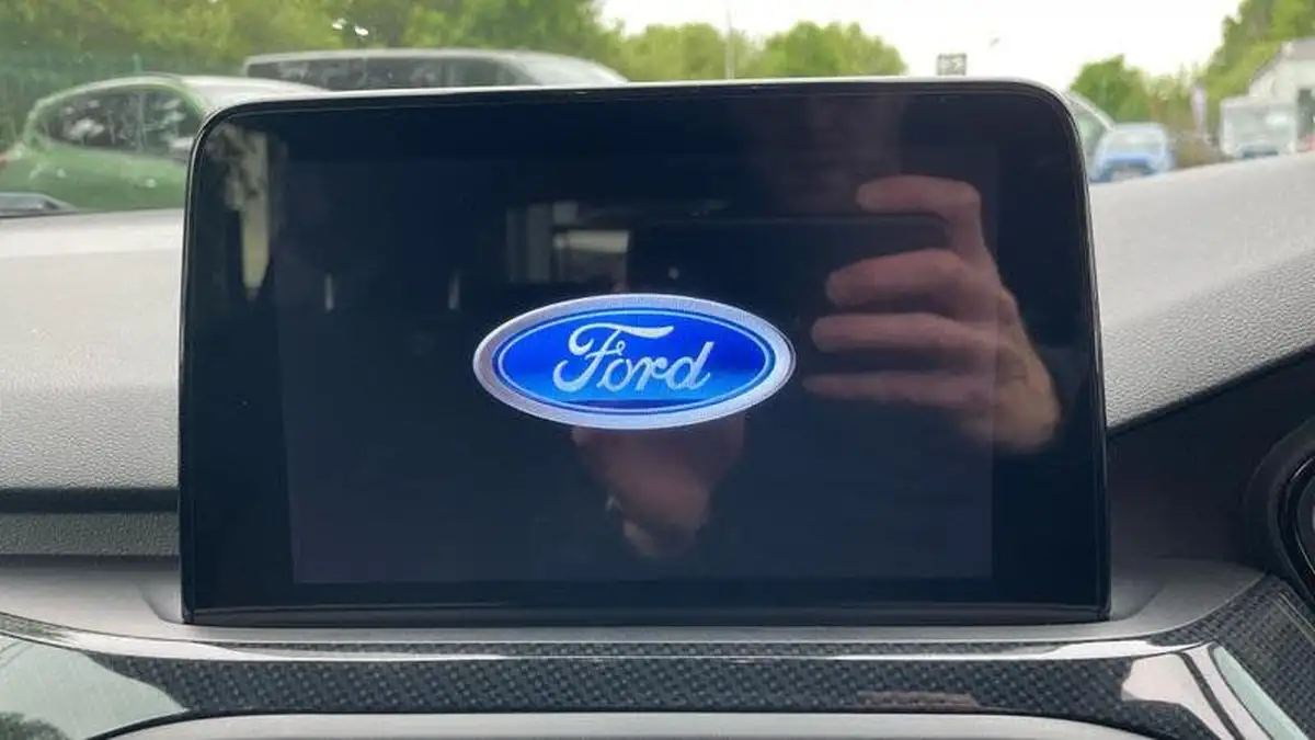 2019-ford-focus-10t-st-line-hatchback-big-33
