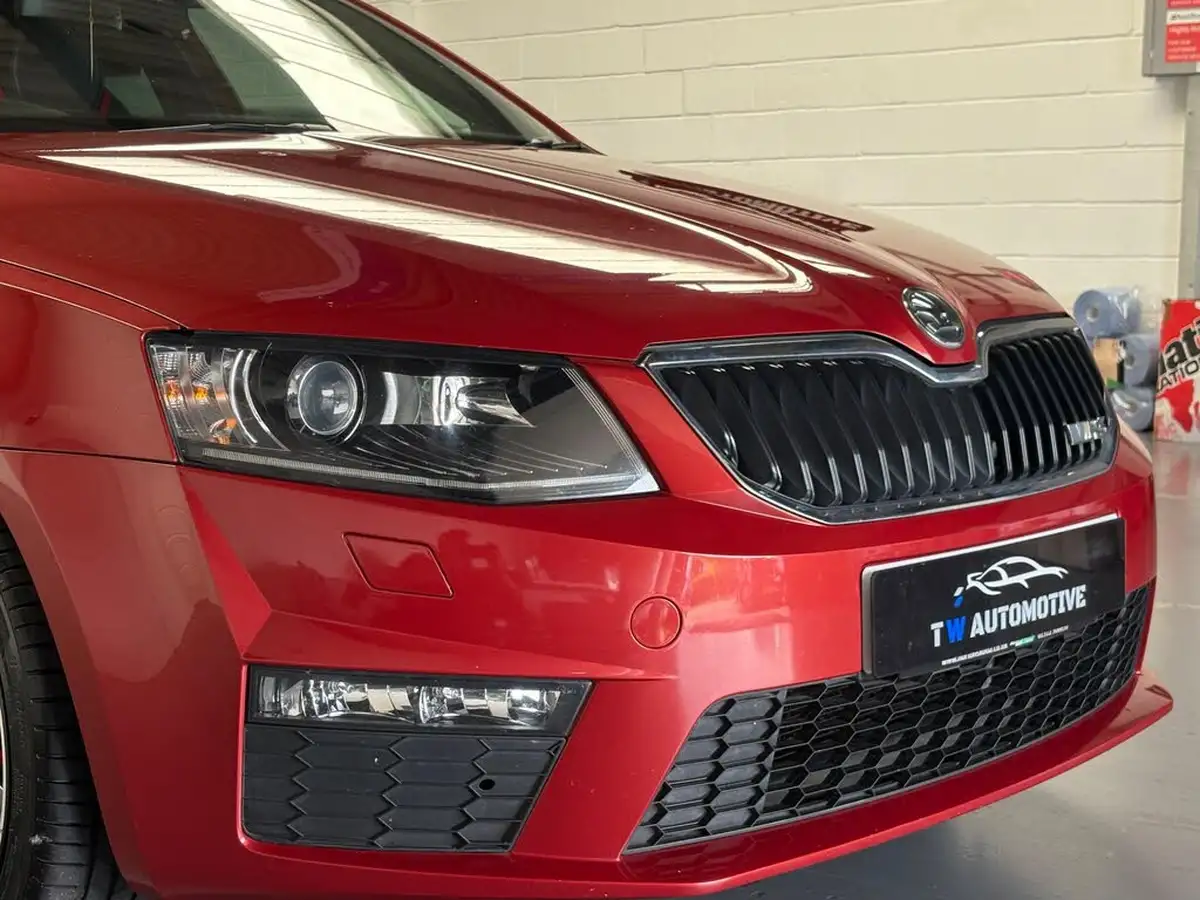 2013-skoda-octavia-20tdi-vrs-184ps-estate-big-32