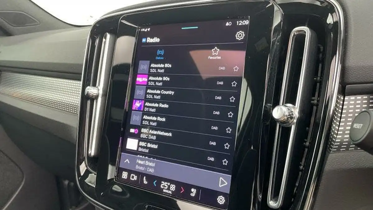 2023-volvo-xc40-20-b4-ultimate-big-13