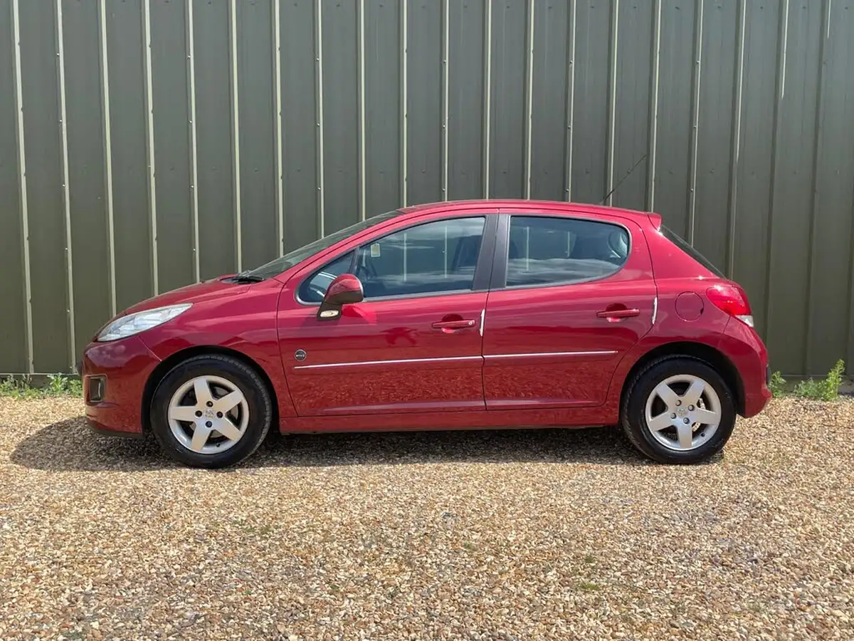 2010-peugeot-207-big-4