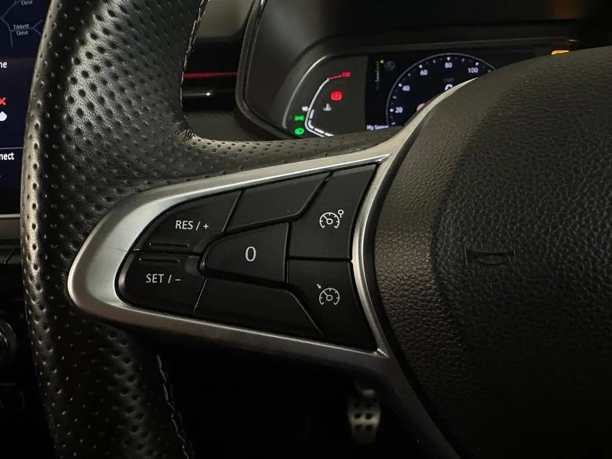 2021-renault-clio-10-tce-rs-line-90ps-big-36