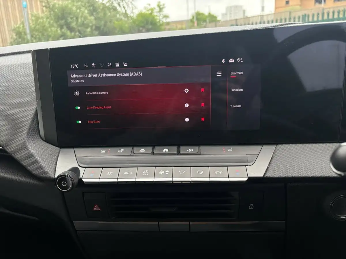 2023-vauxhall-astra-12-turbo-gs-hatchback-auto-big-36
