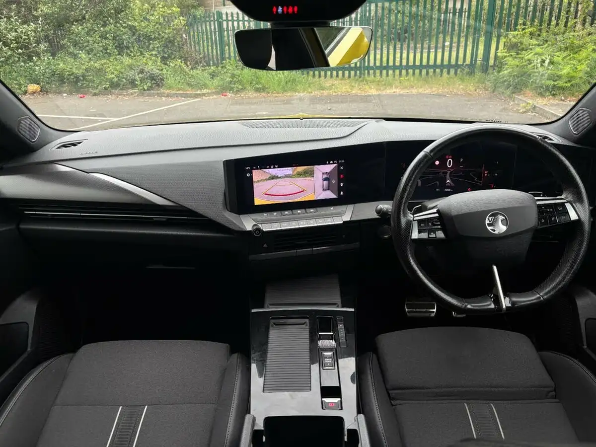 2023-vauxhall-astra-12-turbo-gs-hatchback-auto-big-8