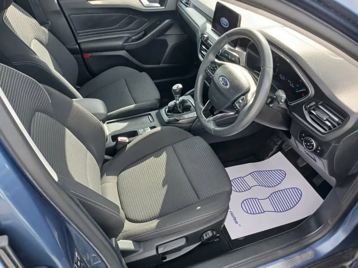 2019-ford-focus-10t-titanium-hatchback-big-9