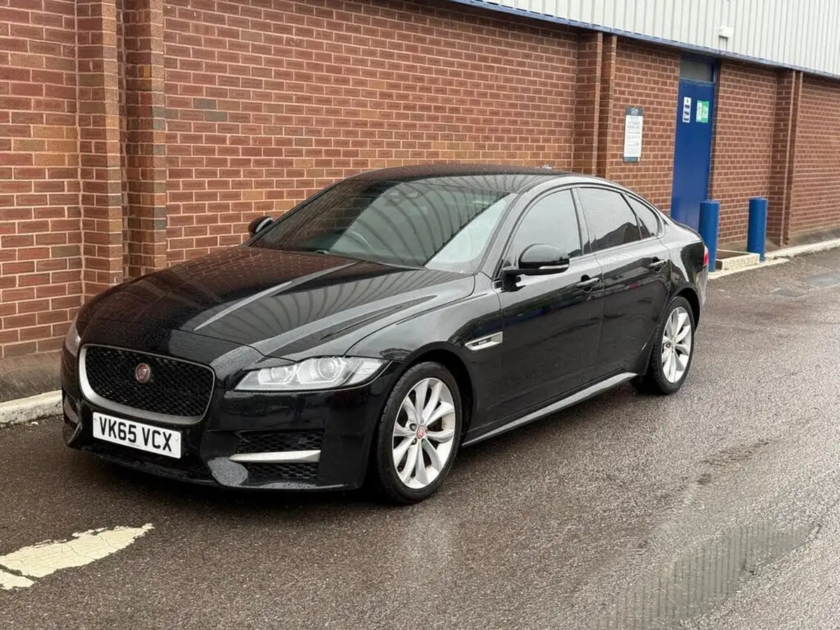 2015-jaguar-xf-20td-r-sport-180ps-auto-big-0