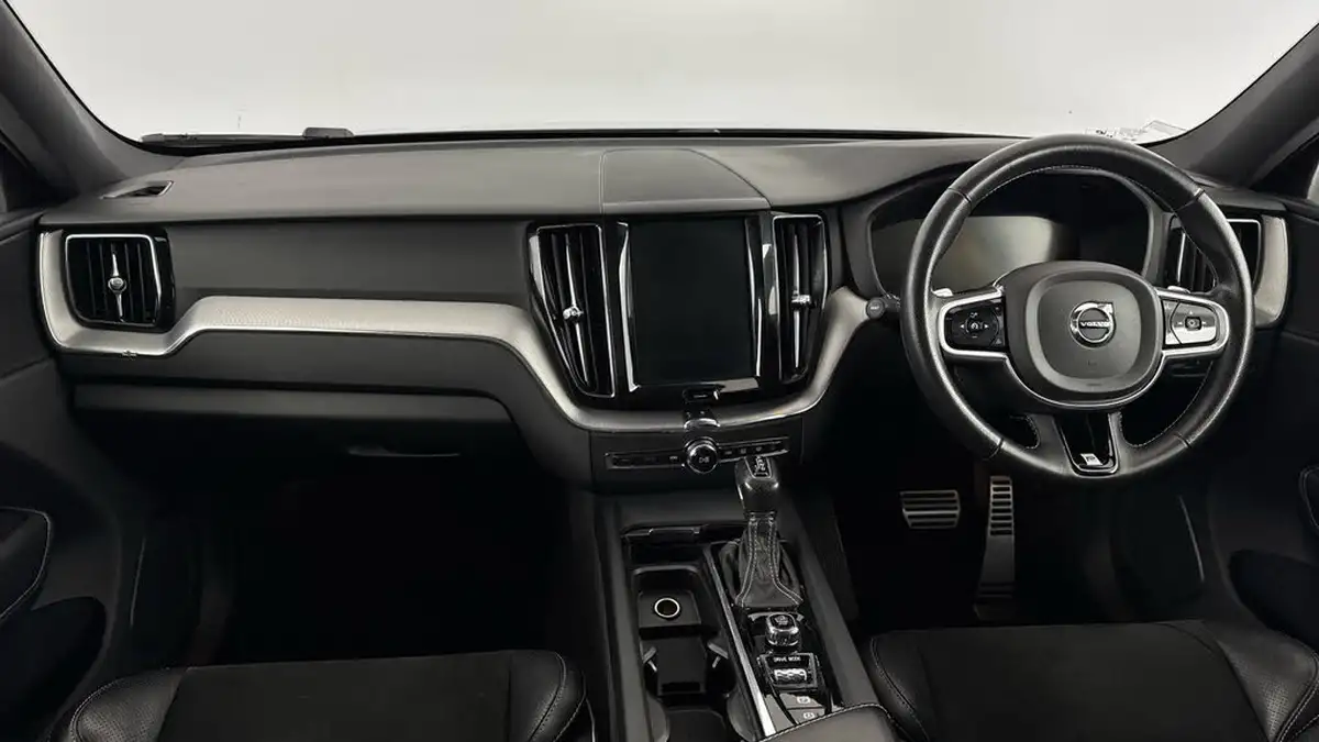 2018-volvo-xc60-20td-d4-r-design-4x4-geartronic-big-10