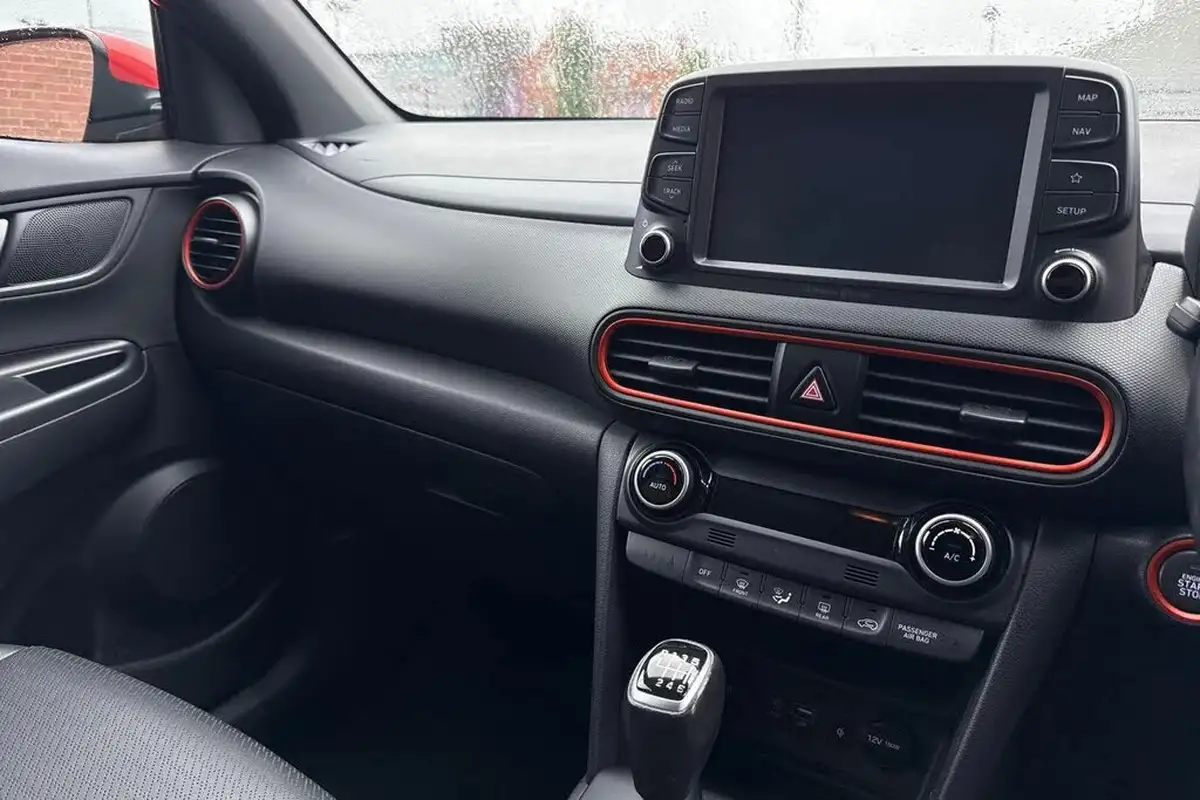 2018-hyundai-kona-10-t-gdi-premium-se-1-tone-roof-big-13